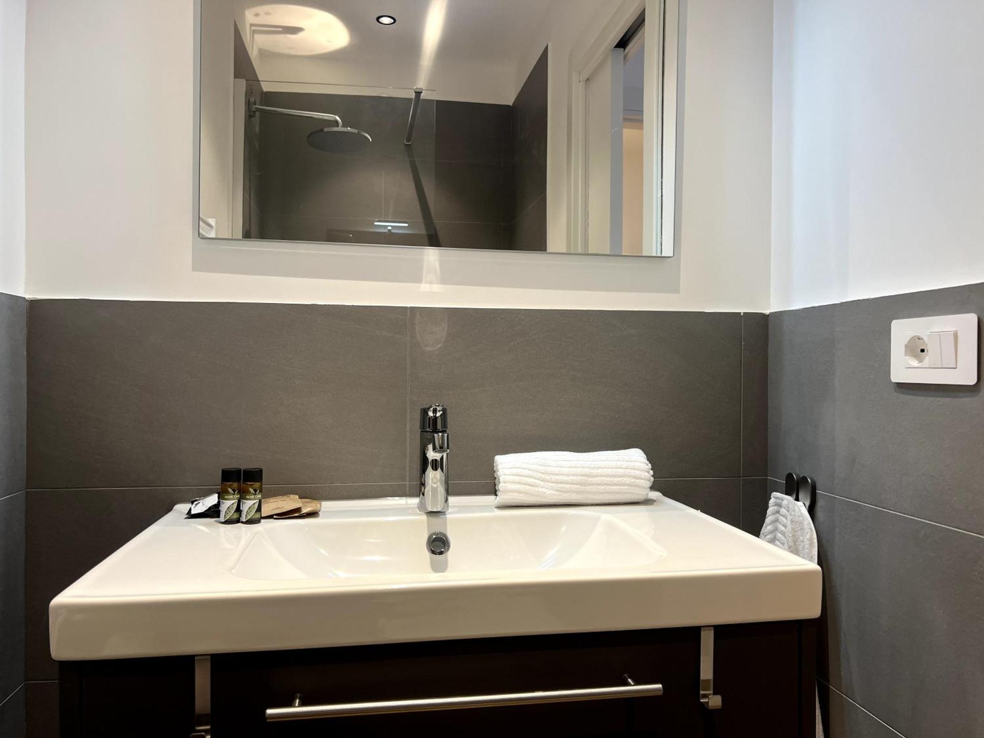 Near Vatican, Irnerio 47 Guest House 로마 객실 사진